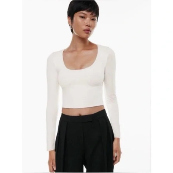 Aritzia Babaton Contour Long Sleeve - Picture 2 of 4